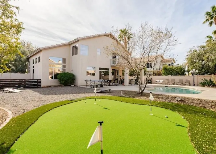 Pet-friendly Retreat W/ Private Pool, Pool Table & Great Wifi Near Golf, Hiking & Spring Training Mesa