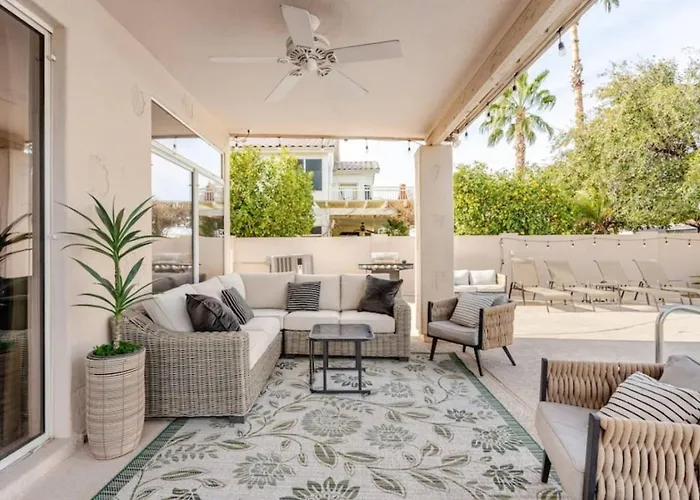 Dom wakacyjny Pet-friendly Retreat W/ Private Pool, Pool Table & Great Wifi Near Golf, Hiking & Spring Training Mesa