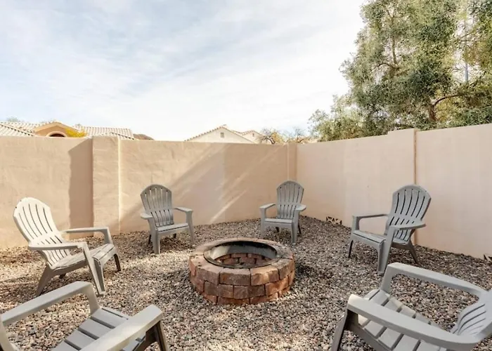 Dom wakacyjny Pet-friendly Retreat W/ Private Pool, Pool Table & Great Wifi Near Golf, Hiking & Spring Training *
