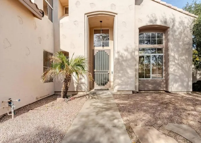 Pet-friendly Retreat W/ Private Pool, Pool Table & Great Wifi Near Golf, Hiking & Spring Training Dom wakacyjny *