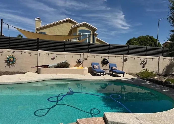 Pet-friendly Retreat W/ Private Pool, Pool Table & Great Wifi Near Golf, Hiking & Spring Training Mesa
