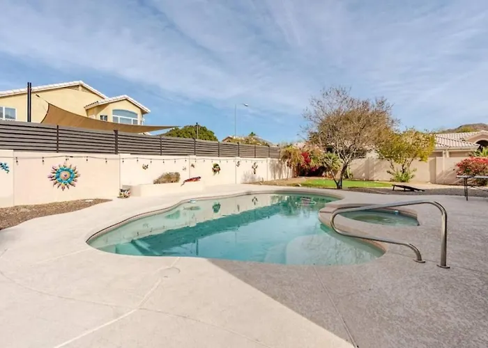 Pet-friendly Retreat W/ Private Pool, Pool Table & Great Wifi Near Golf, Hiking & Spring Training *