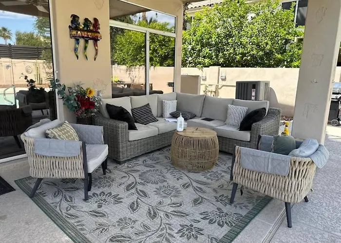 Dom wakacyjny Pet-friendly Retreat W/ Private Pool, Pool Table & Great Wifi Near Golf, Hiking & Spring Training Mesa