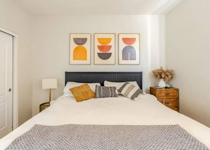 Pet-friendly Retreat W/ Private Pool, Pool Table & Great Wifi Near Golf, Hiking & Spring Training