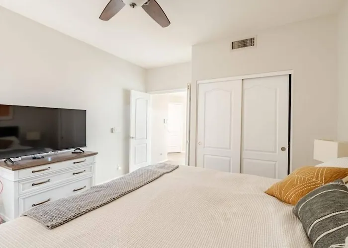 Pet-friendly Retreat W/ Private Pool, Pool Table & Great Wifi Near Golf, Hiking & Spring Training Dom wakacyjny *