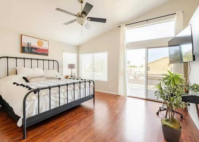 Pet-friendly Retreat W/ Private Pool, Pool Table & Great Wifi Near Golf, Hiking & Spring Training