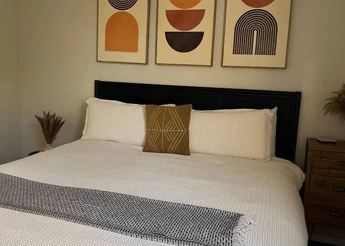 Pet-friendly Retreat W/ Private Pool, Pool Table & Great Wifi Near Golf, Hiking & Spring Training Dom wakacyjny *
