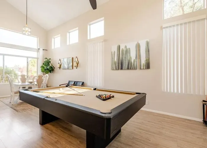 Pet-friendly Retreat W/ Private Pool, Pool Table & Great Wifi Near Golf, Hiking & Spring Training Mesa