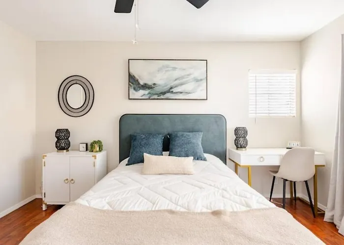 Dom wakacyjny Pet-friendly Retreat W/ Private Pool, Pool Table & Great Wifi Near Golf, Hiking & Spring Training Mesa