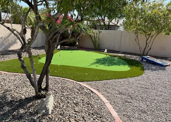 Pet-friendly Retreat W/ Private Pool, Pool Table & Great Wifi Near Golf, Hiking & Spring Training Dom wakacyjny *