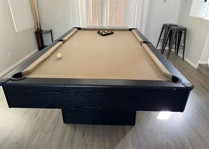Dom wakacyjny Pet-friendly Retreat W/ Private Pool, Pool Table & Great Wifi Near Golf, Hiking & Spring Training