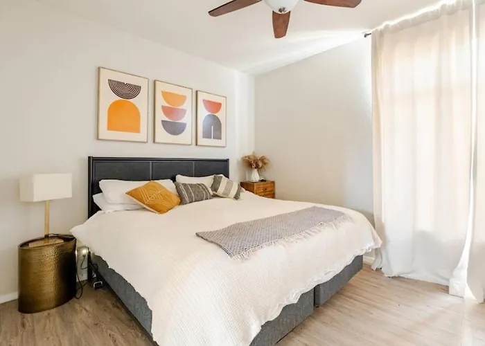 Dom wakacyjny Pet-friendly Retreat W/ Private Pool, Pool Table & Great Wifi Near Golf, Hiking & Spring Training Mesa