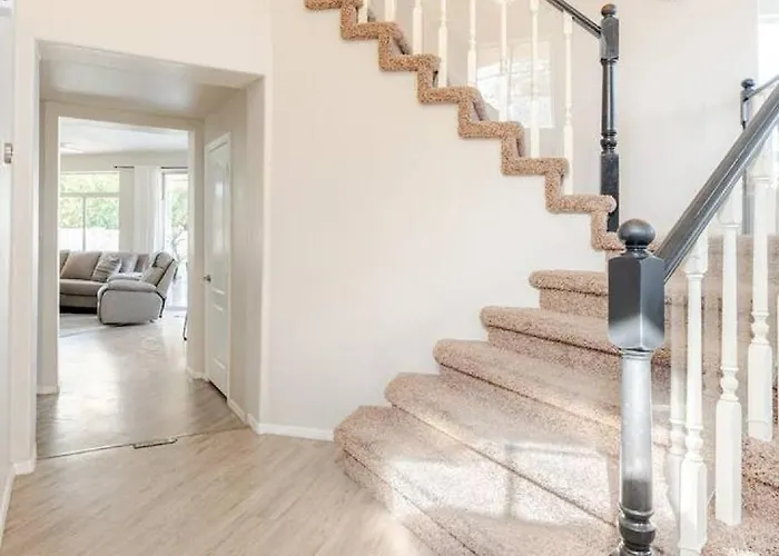 Dom wakacyjny Pet-friendly Retreat W/ Private Pool, Pool Table & Great Wifi Near Golf, Hiking & Spring Training