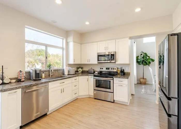 Pet-friendly Retreat W/ Private Pool, Pool Table & Great Wifi Near Golf, Hiking & Spring Training Mesa