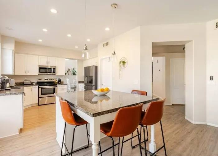 Pet-friendly Retreat W/ Private Pool, Pool Table & Great Wifi Near Golf, Hiking & Spring Training *