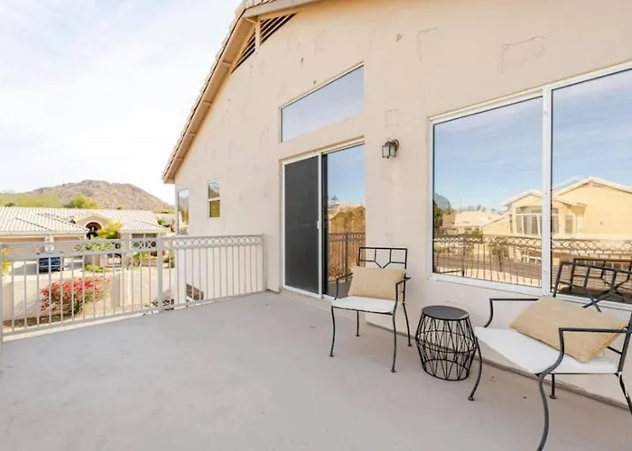 Dom wakacyjny Pet-friendly Retreat W/ Private Pool, Pool Table & Great Wifi Near Golf, Hiking & Spring Training